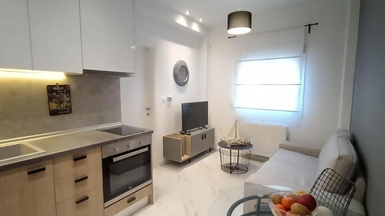 Cozy Fully Equipped Apartment เทสซาโลนิกิ ภายนอก รูปภาพ